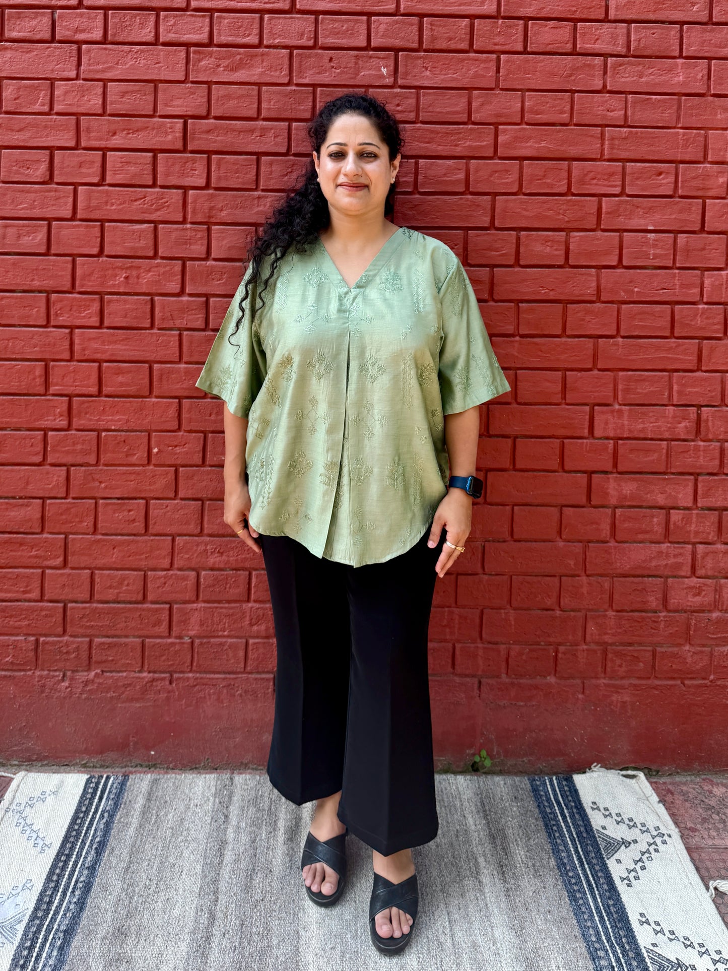 Pista Embroidered anti fit top