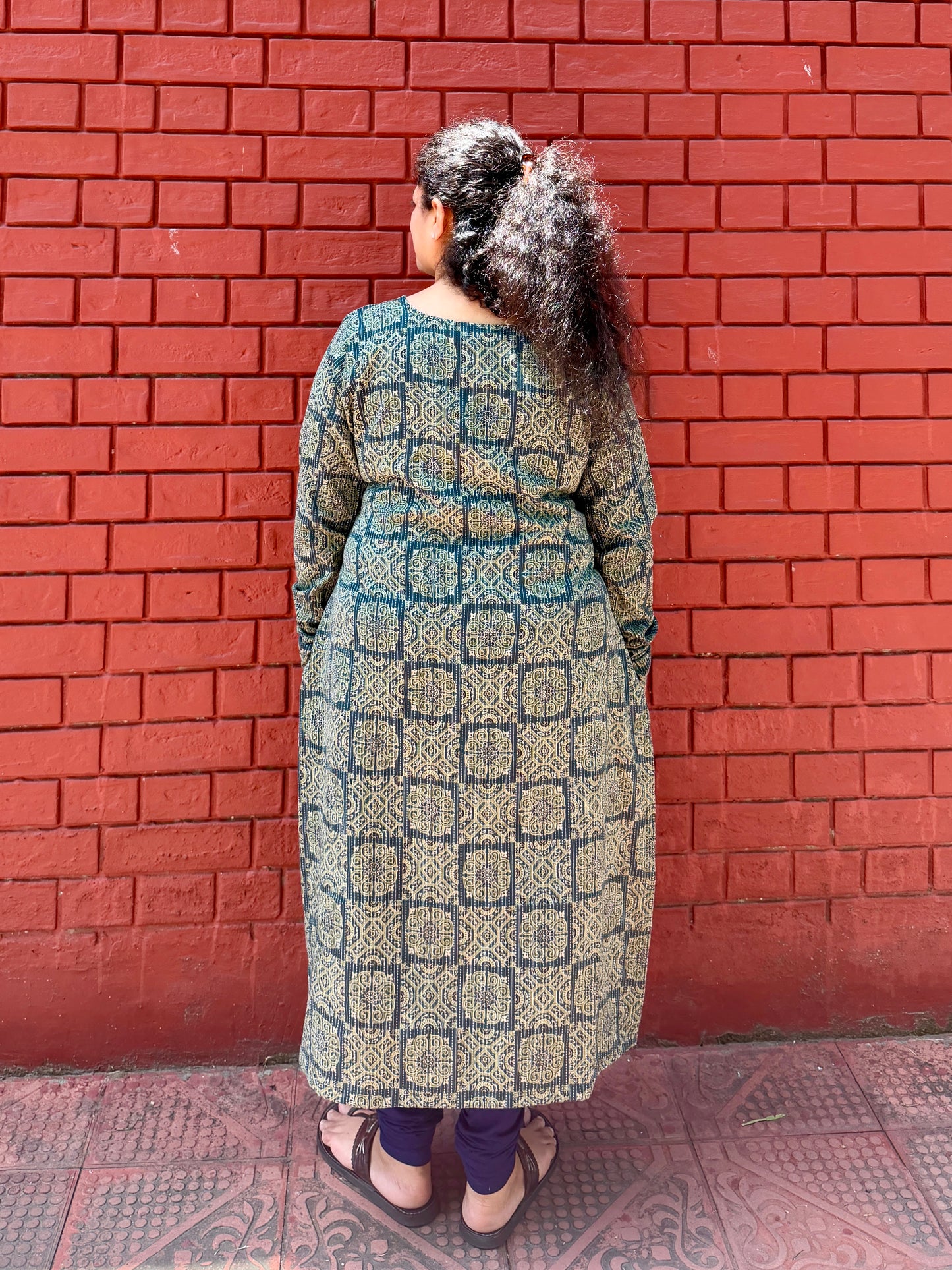 Olive Jaal kurta
