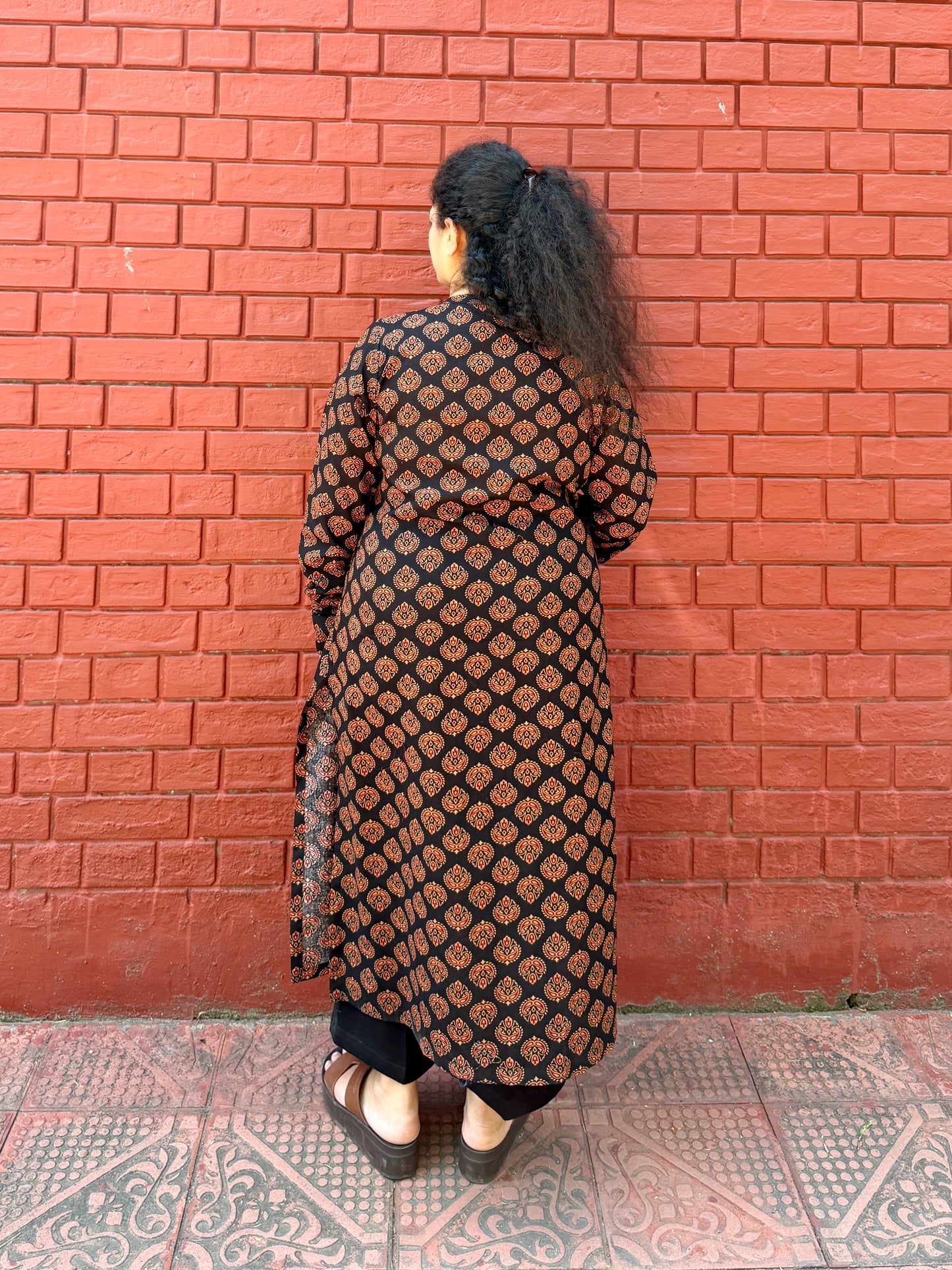 Black Buti Kurta