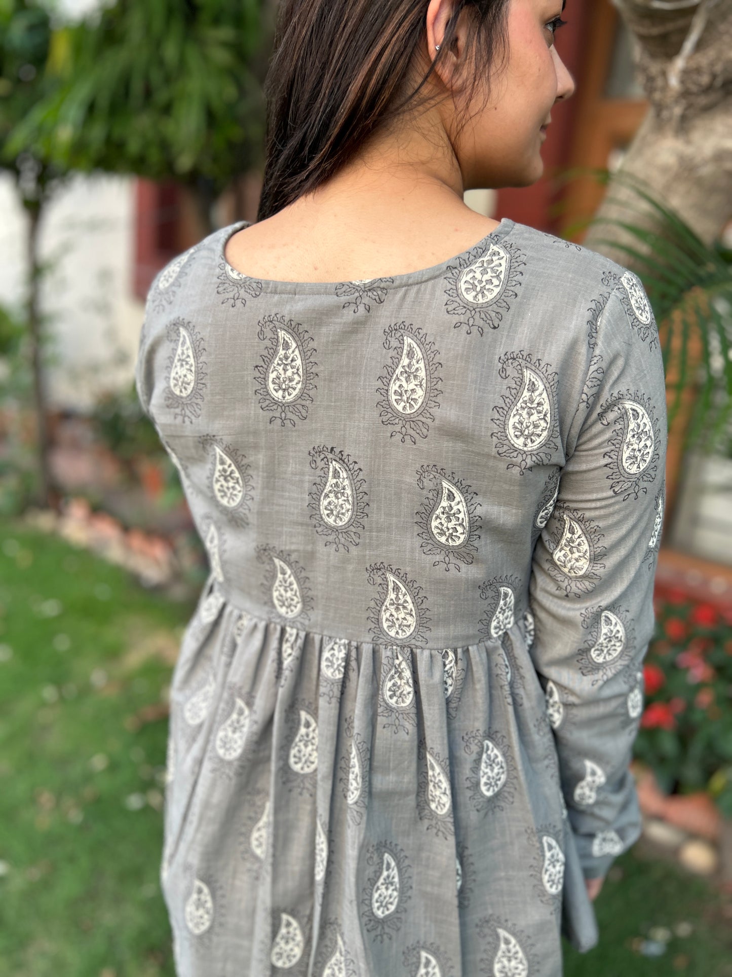 Grey Ambi Chudhi Sleeves Top