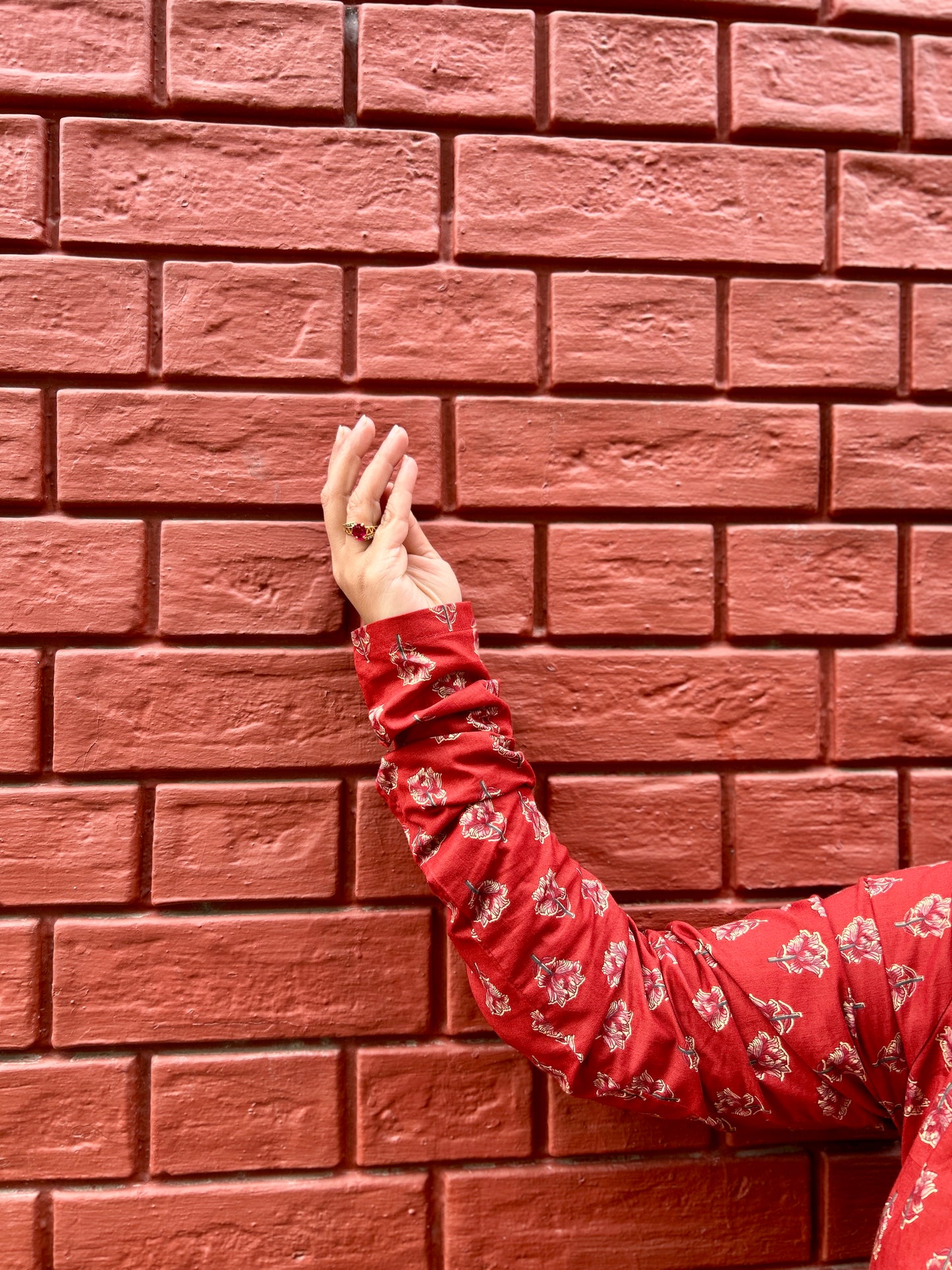 Red V-Neck Buti Kurti