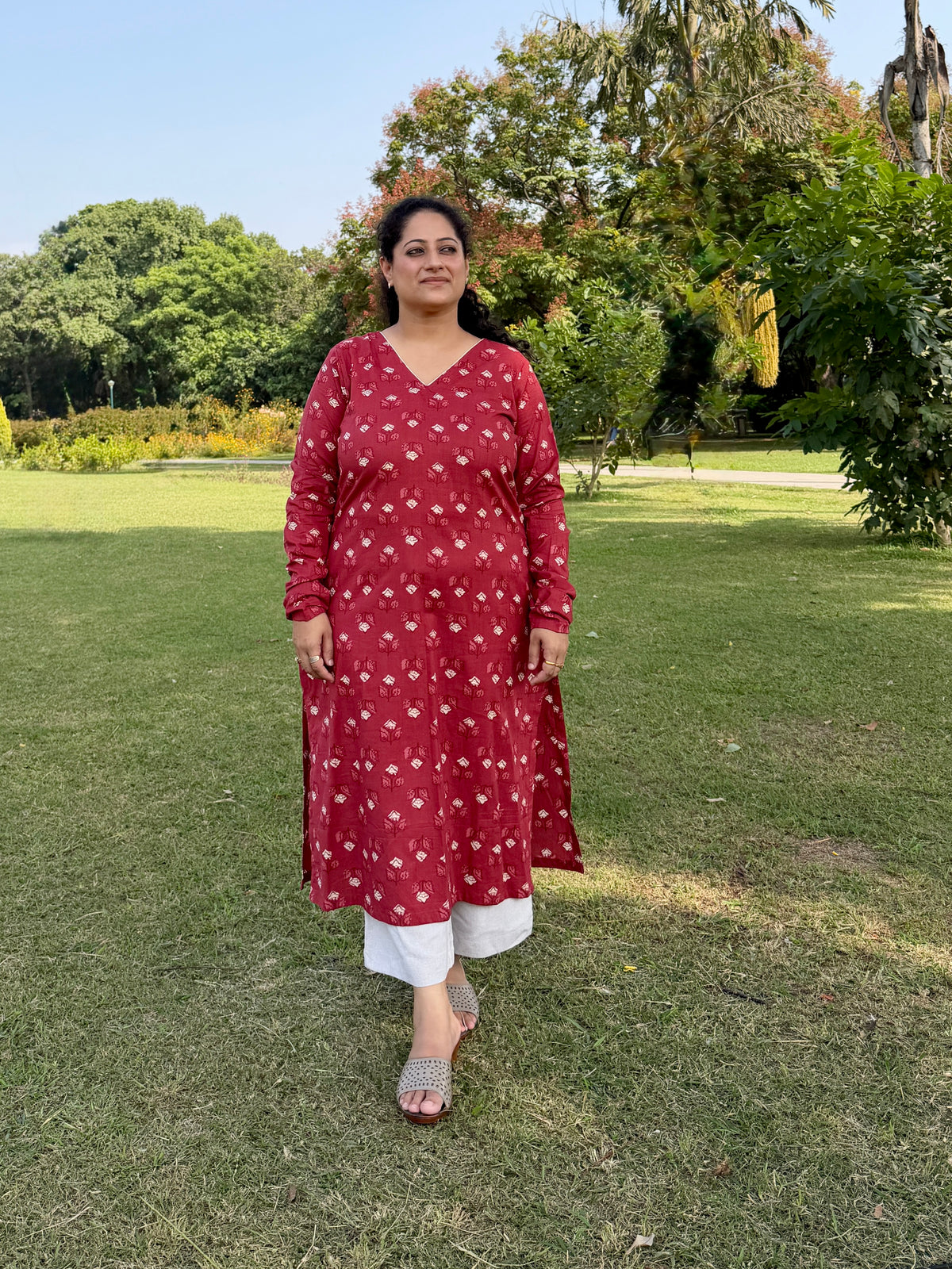 Maroon Floral Motif Chudi Sleeve Kurta