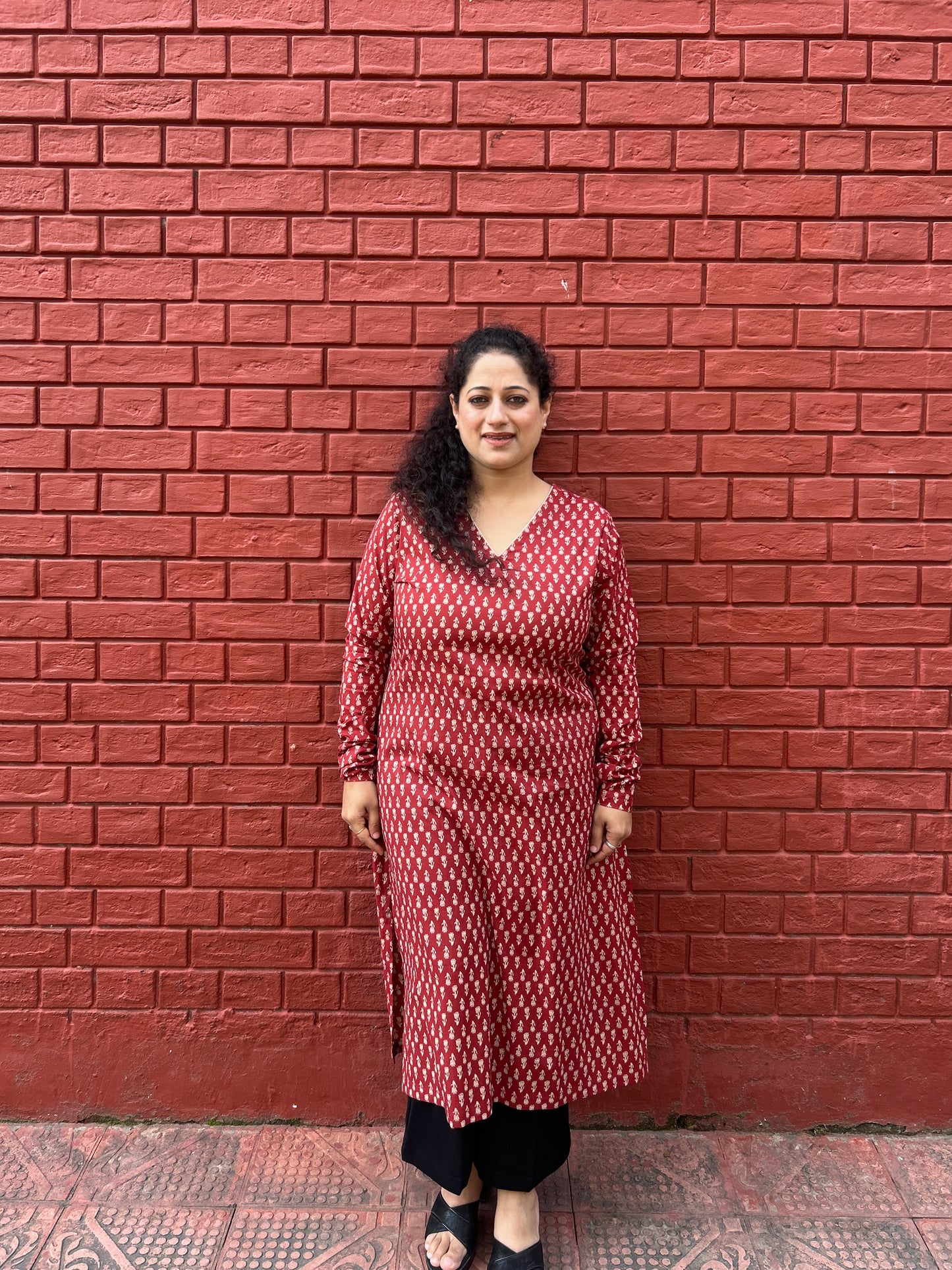 Maroon buti kurta