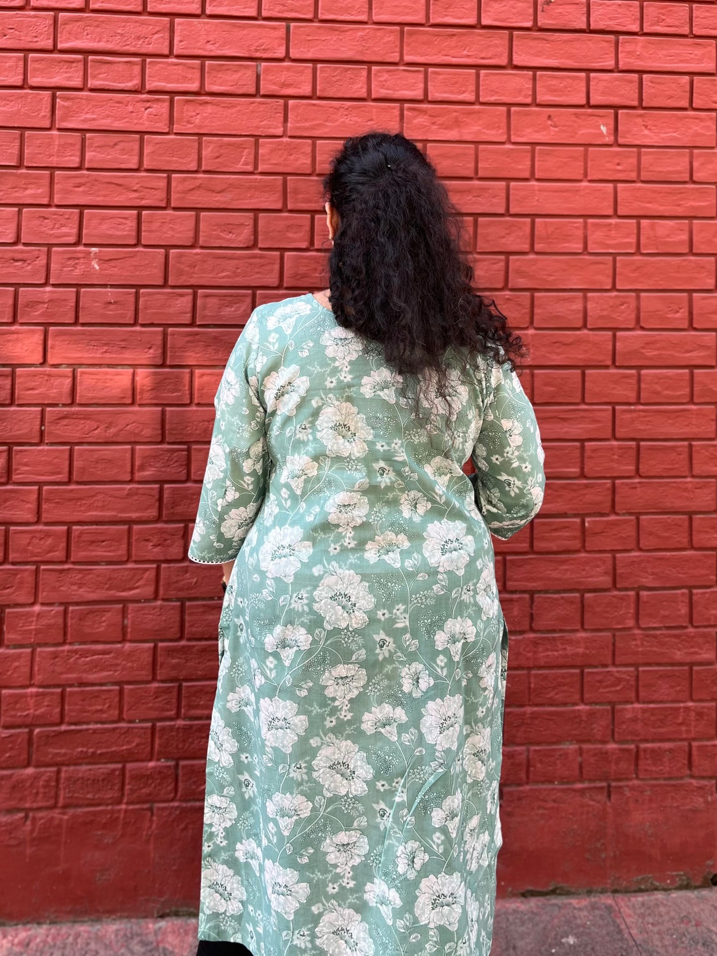 Pista Noor kurta