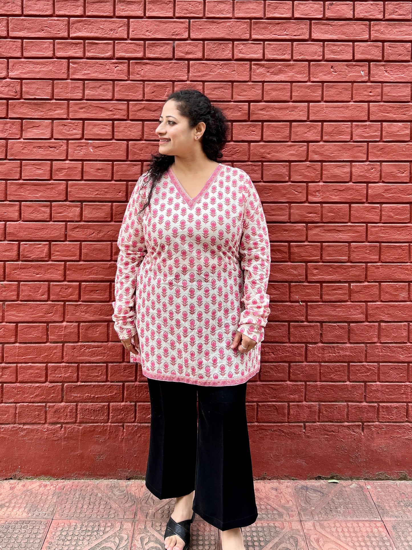 Gulabi Booti Cotton Kurta