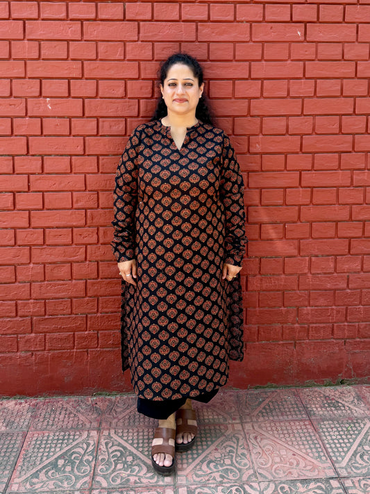 Black Buti Kurta