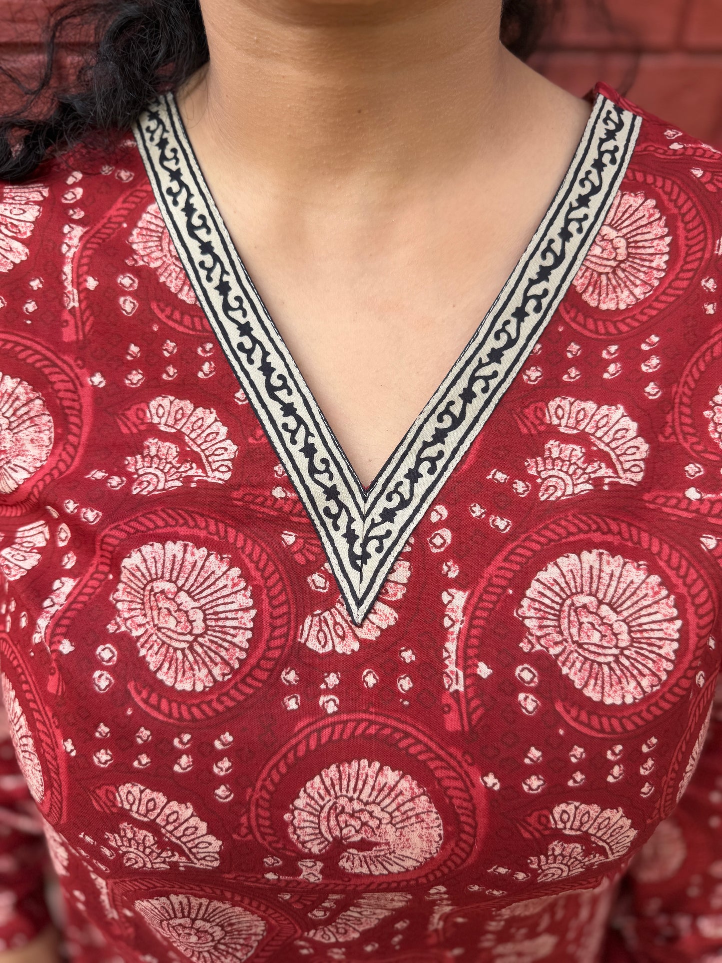 Red buti short kurta