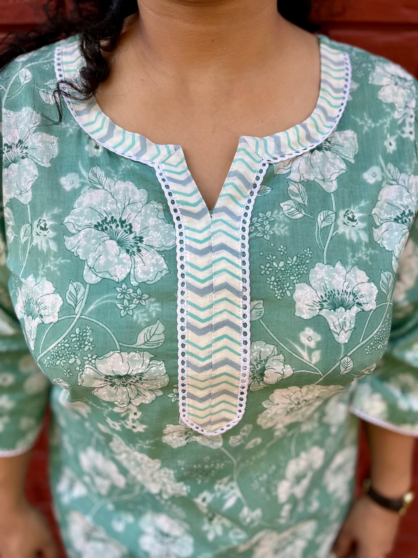 Pista Noor kurta