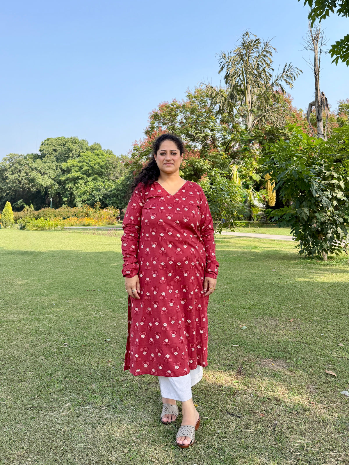 Maroon Floral Motif Chudi Sleeve Kurta