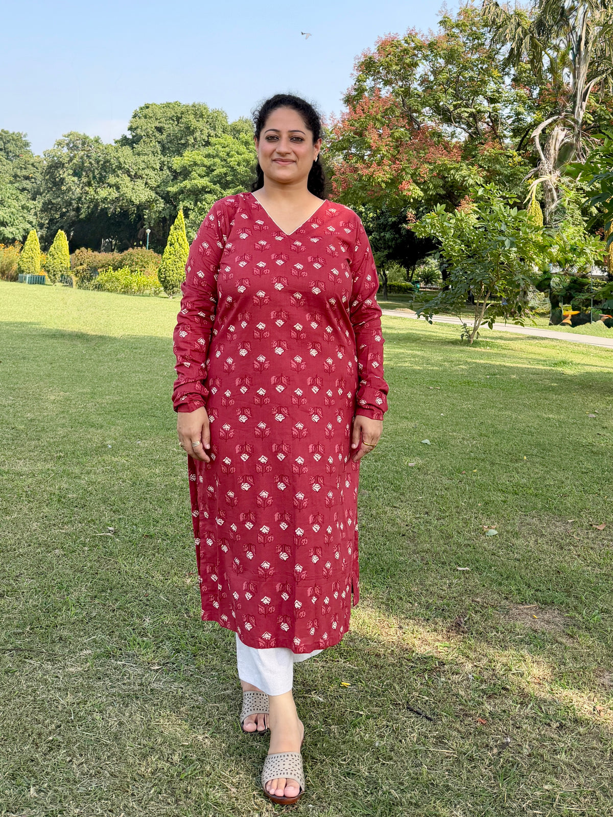 Maroon Floral Motif Chudi Sleeve Kurta