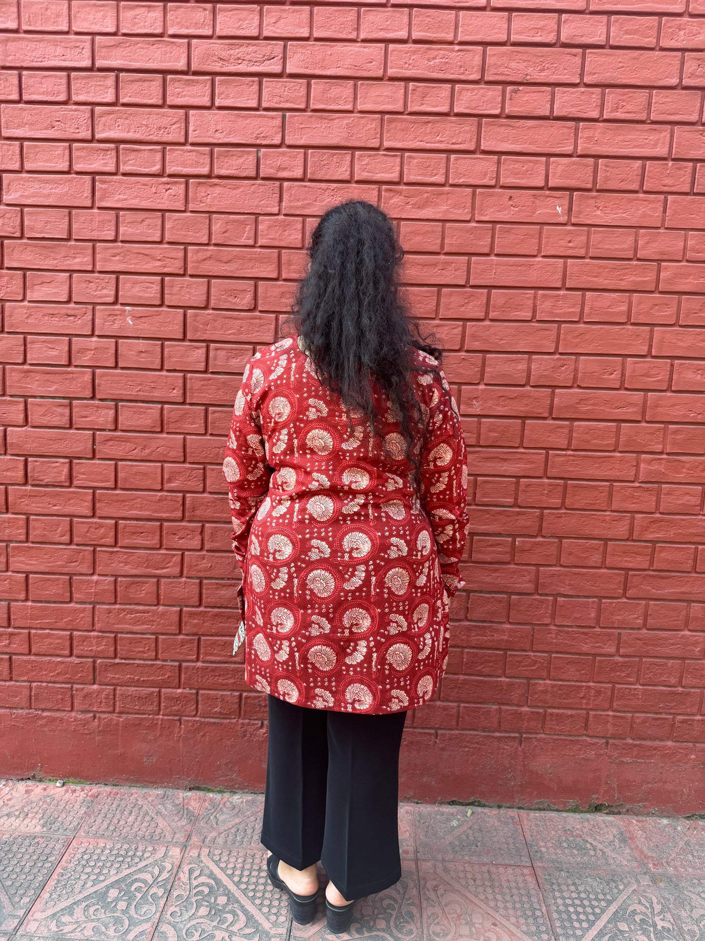 Red buti short kurta