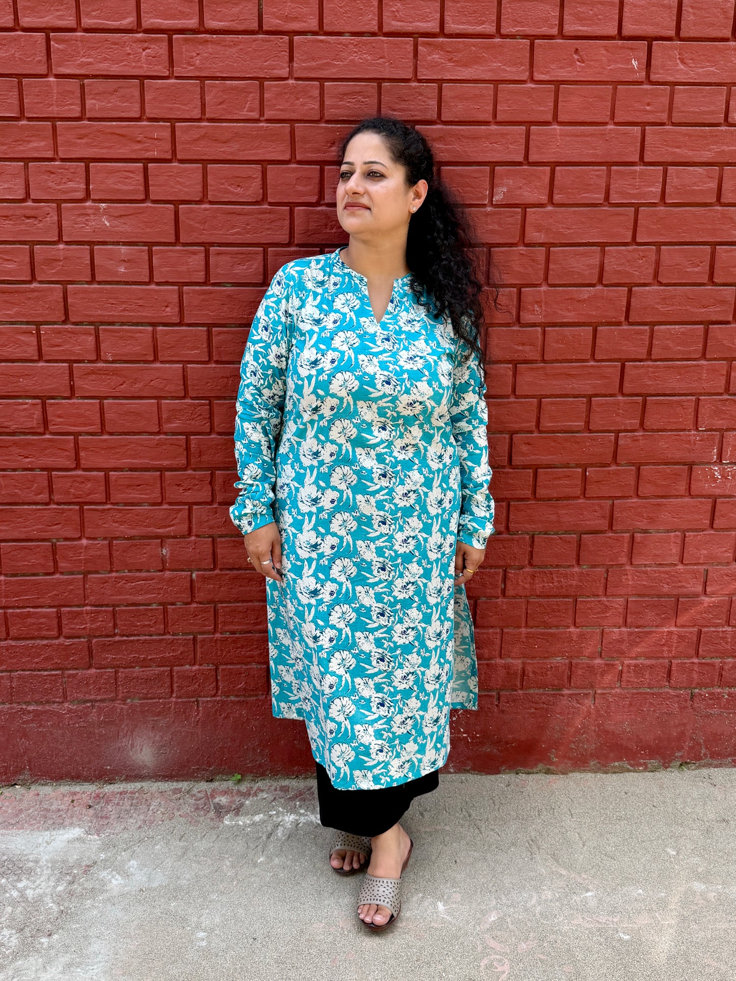 Firozi Pushp Kurta