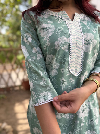 Pista Noor kurta
