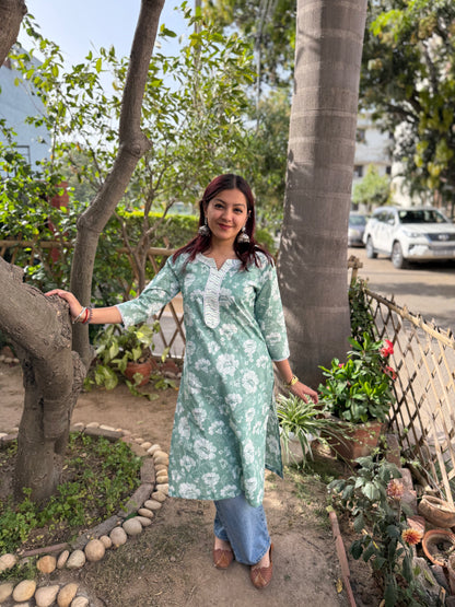 Pista Noor kurta