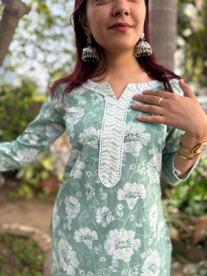 Pista Noor kurta
