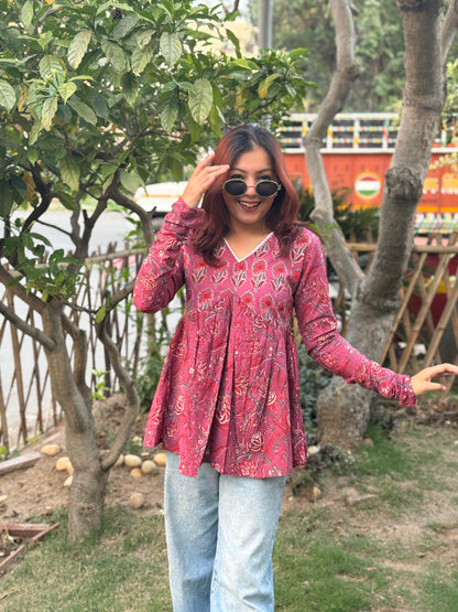 Gulabi gather top